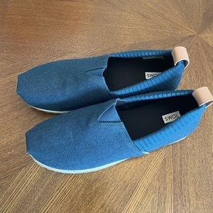 Tom’s Alpargata Resident in Majolica blue